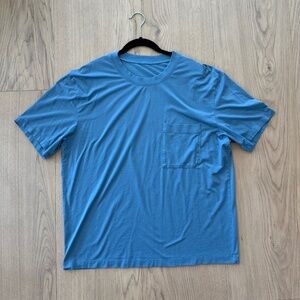 Lululemon - Oversized pocket tee shirt -  Blue - Size Large